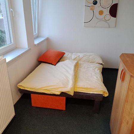 Apartman Obecni Hostinec Provodov (Hradec Kralove) Dış mekan fotoğraf