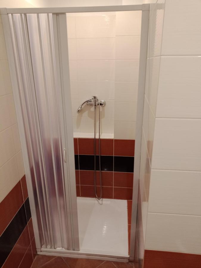 Apartman Obecni Hostinec Provodov (Hradec Kralove) Dış mekan fotoğraf
