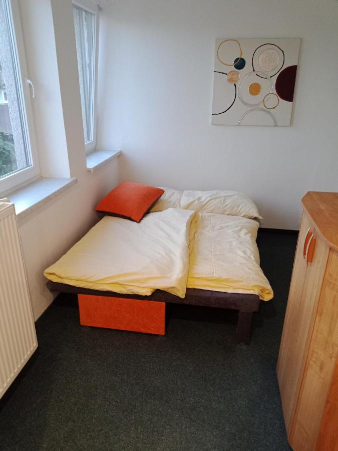 Apartman Obecni Hostinec Provodov (Hradec Kralove) Dış mekan fotoğraf