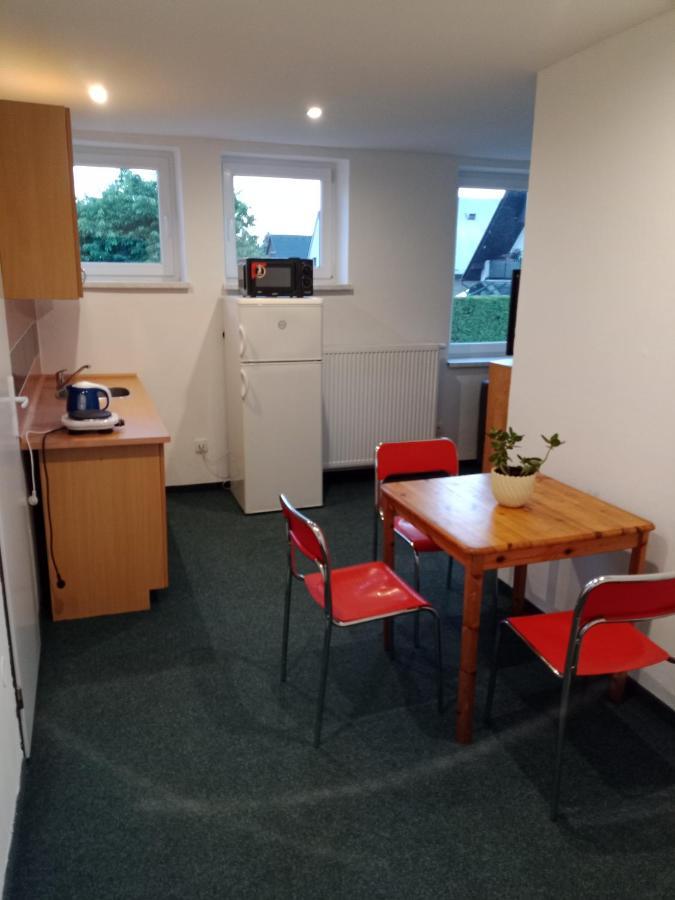 Apartman Obecni Hostinec Provodov (Hradec Kralove) Dış mekan fotoğraf