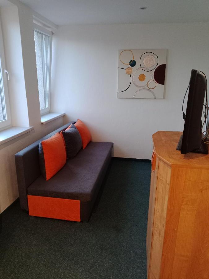 Apartman Obecni Hostinec Provodov (Hradec Kralove) Dış mekan fotoğraf